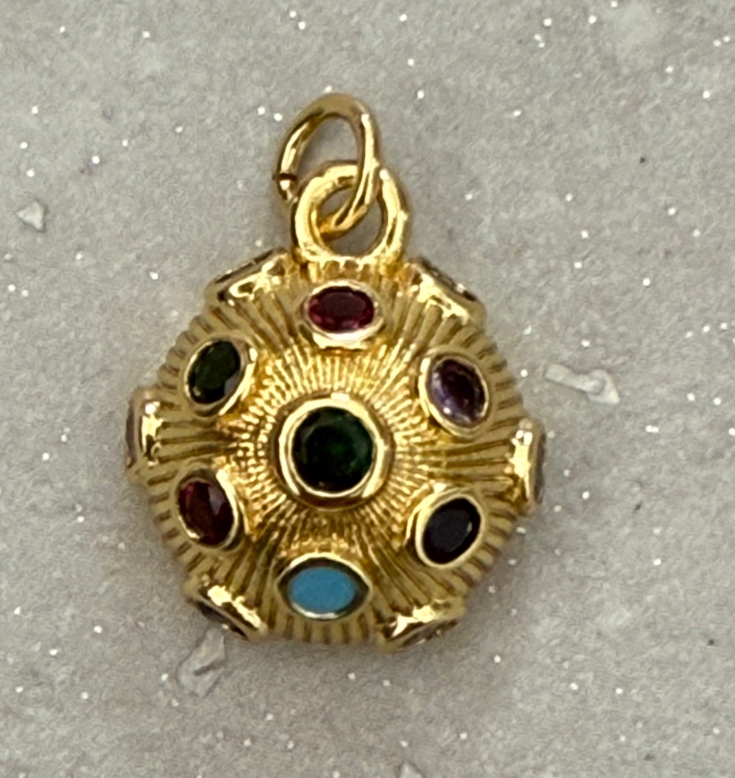 PENDANT ROUND 14X16MM CUBIC ZIRCONIA STONES GOLD PLATE 18 KT 1 PC