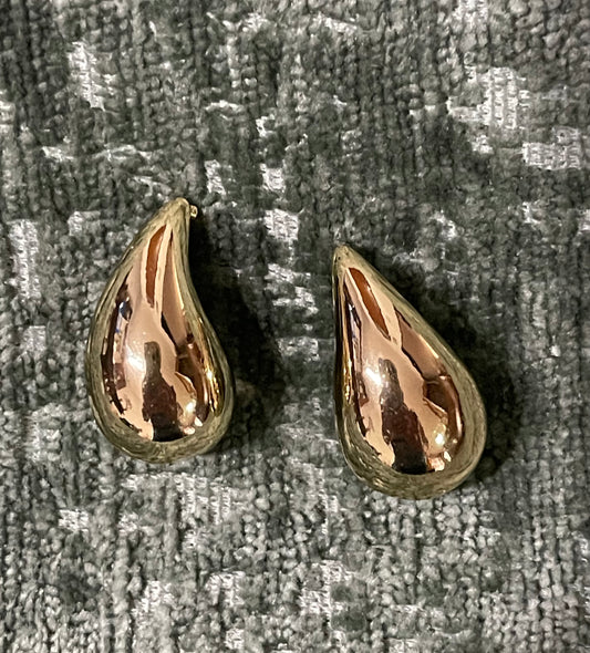 STUD EARRING TWIST TEARDROP GOLD PLATE 18 KT 1 PAIR