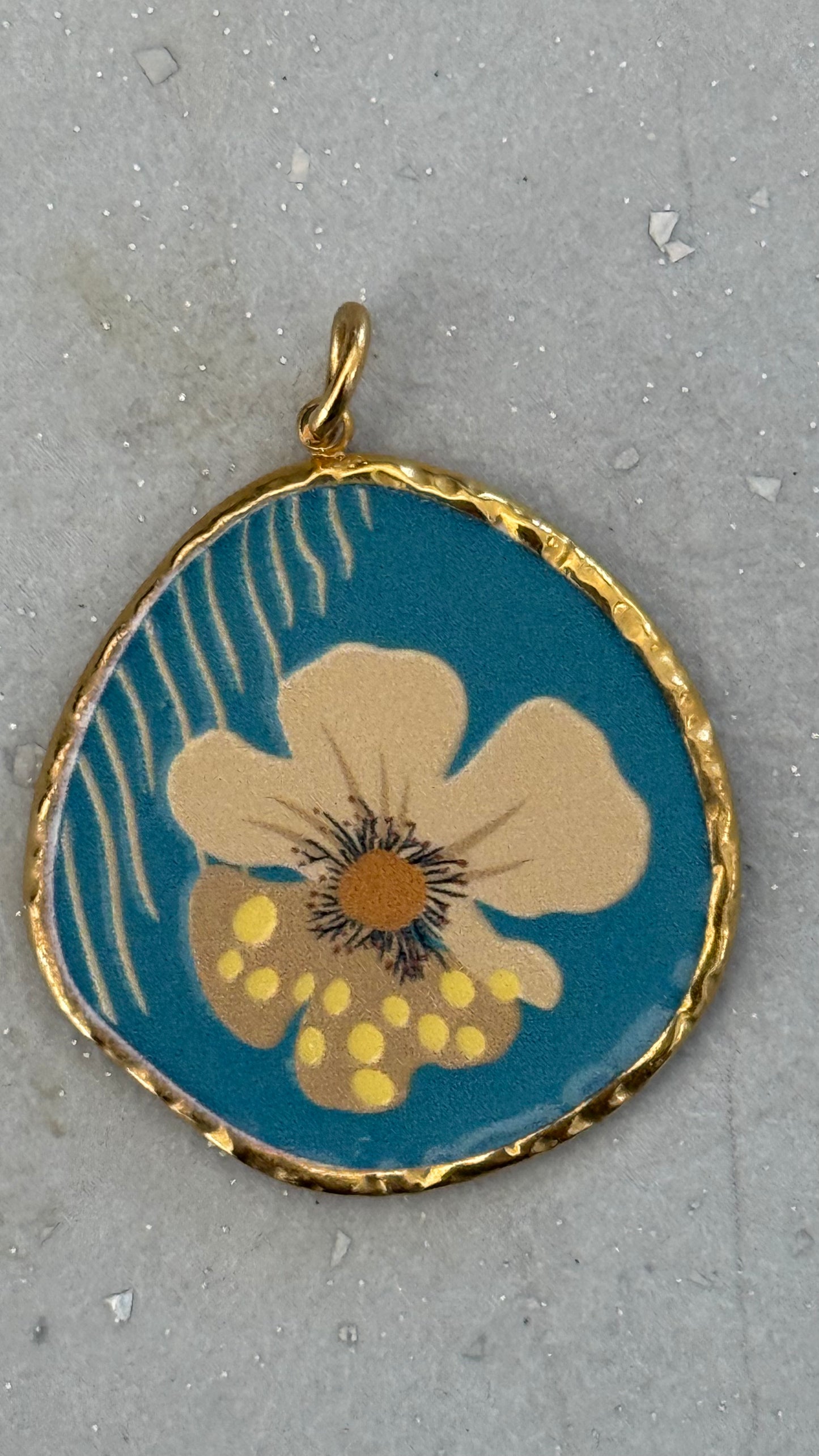 PENDANT FLOWER STAINLESS STEEL GOLD PLATE TURQUOISE ENAMEL 1 PC