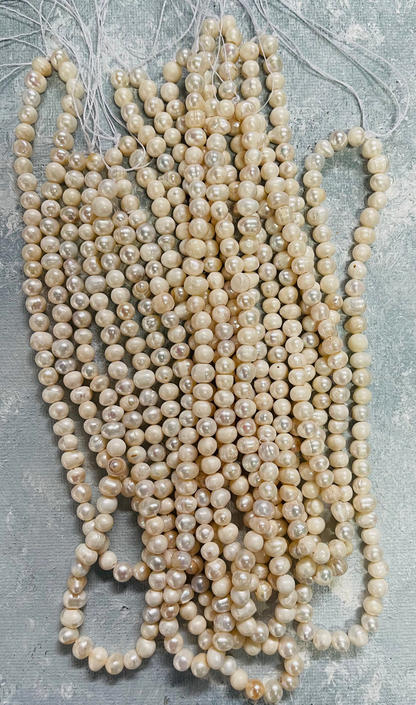 FRESHWATER PEARL SEASHELL COLOR 4-6 MM 1 STRAND