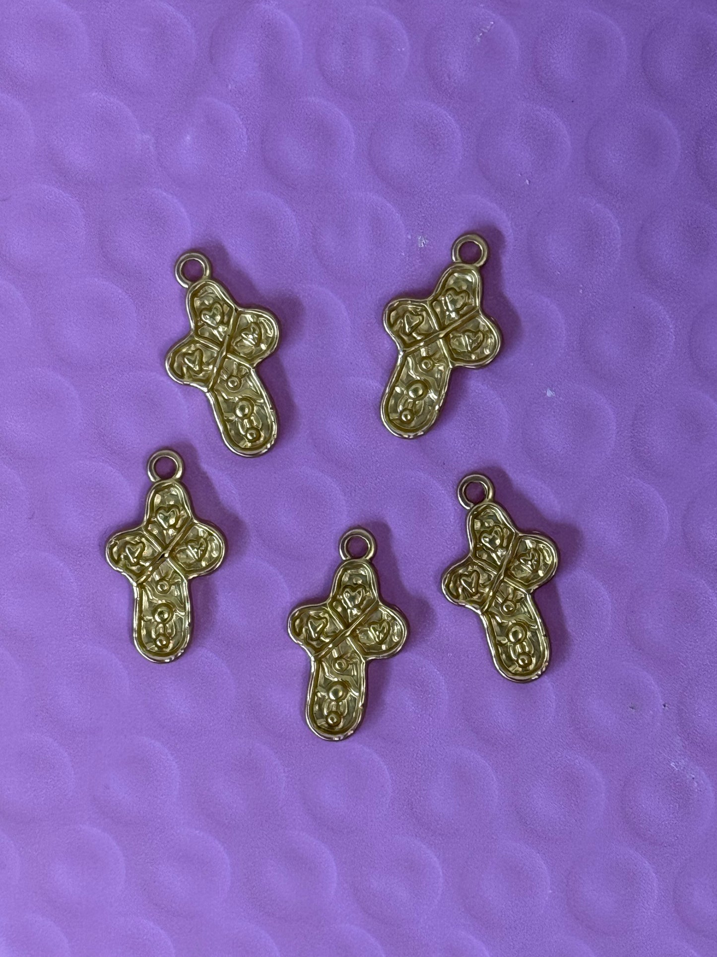 CHARM CROSS 21.5MM MATTE GOLD PLATE 14KT 5 PC