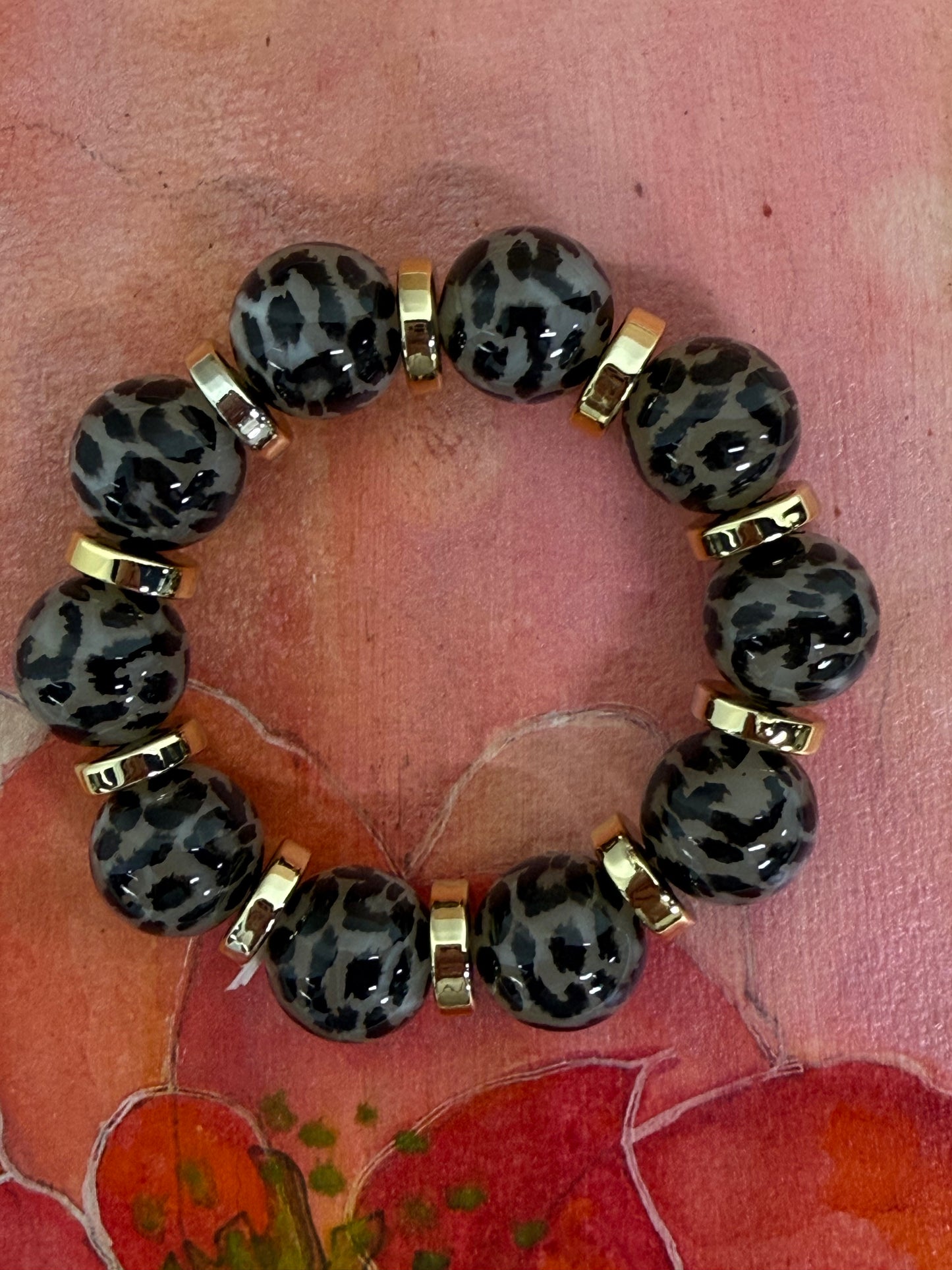 BRACELET LEOPARD GRAY BEADS