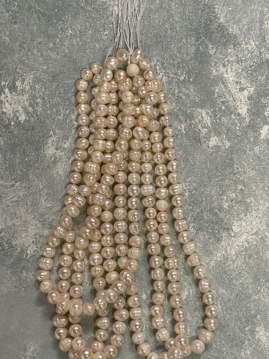 FRESHWATER PEARL POTATO CREAMY COLOR 6-7 MM 1 STRAND