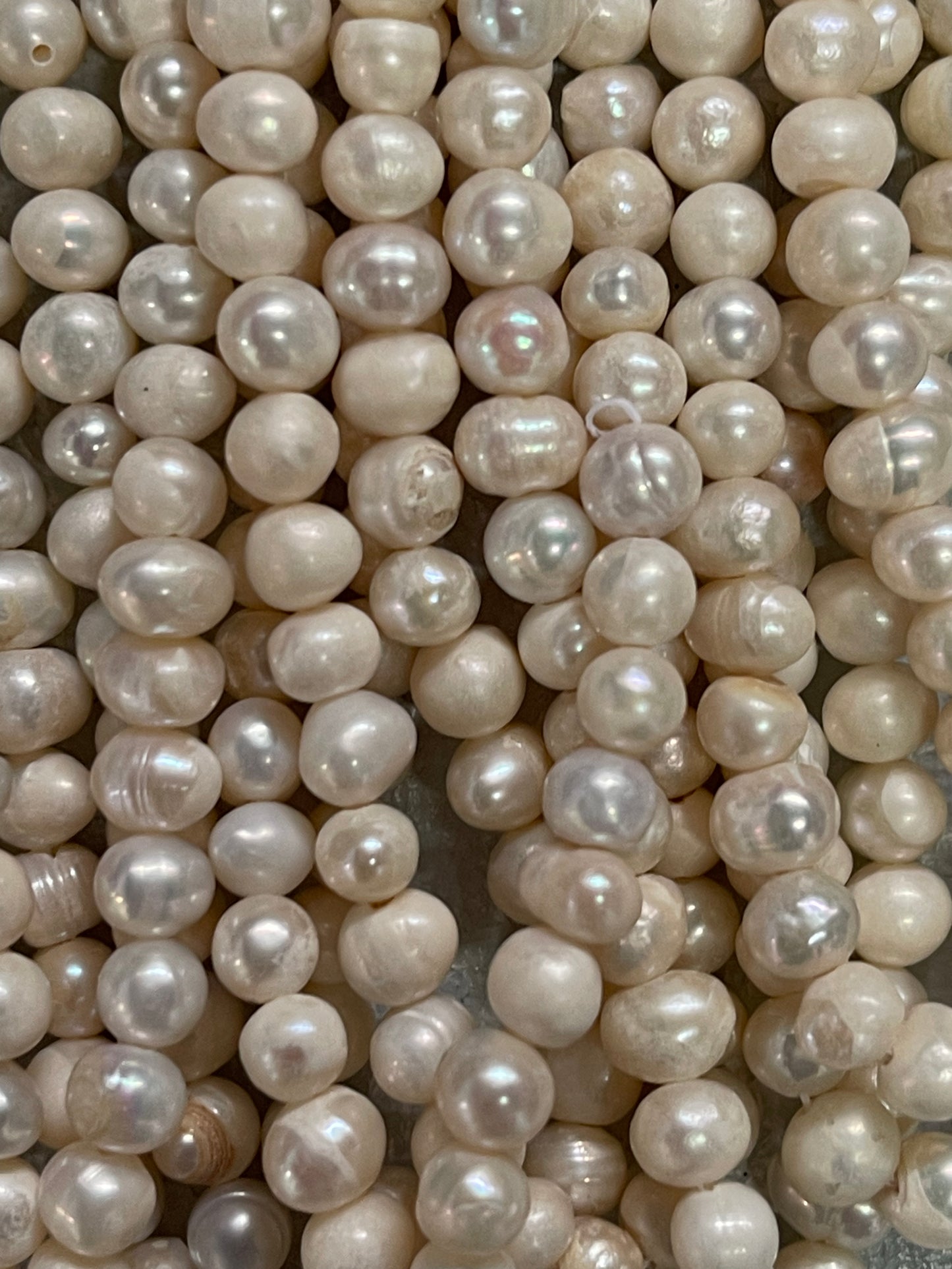 FRESHWATER PEARL SEASHELL COLOR 4-6 MM 1 STRAND