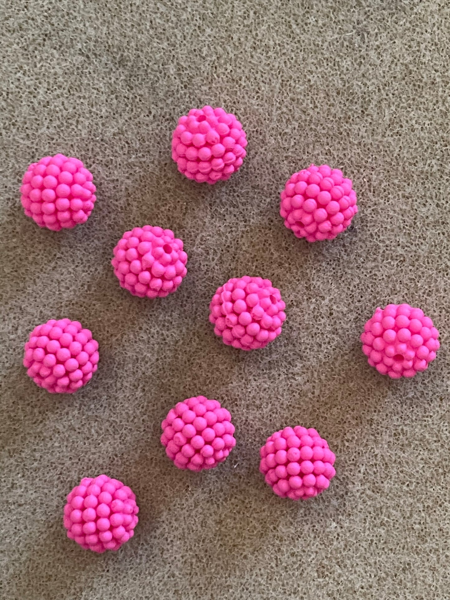 BERRY ROUND BEADS FUCHSIA 12MM 10 PC