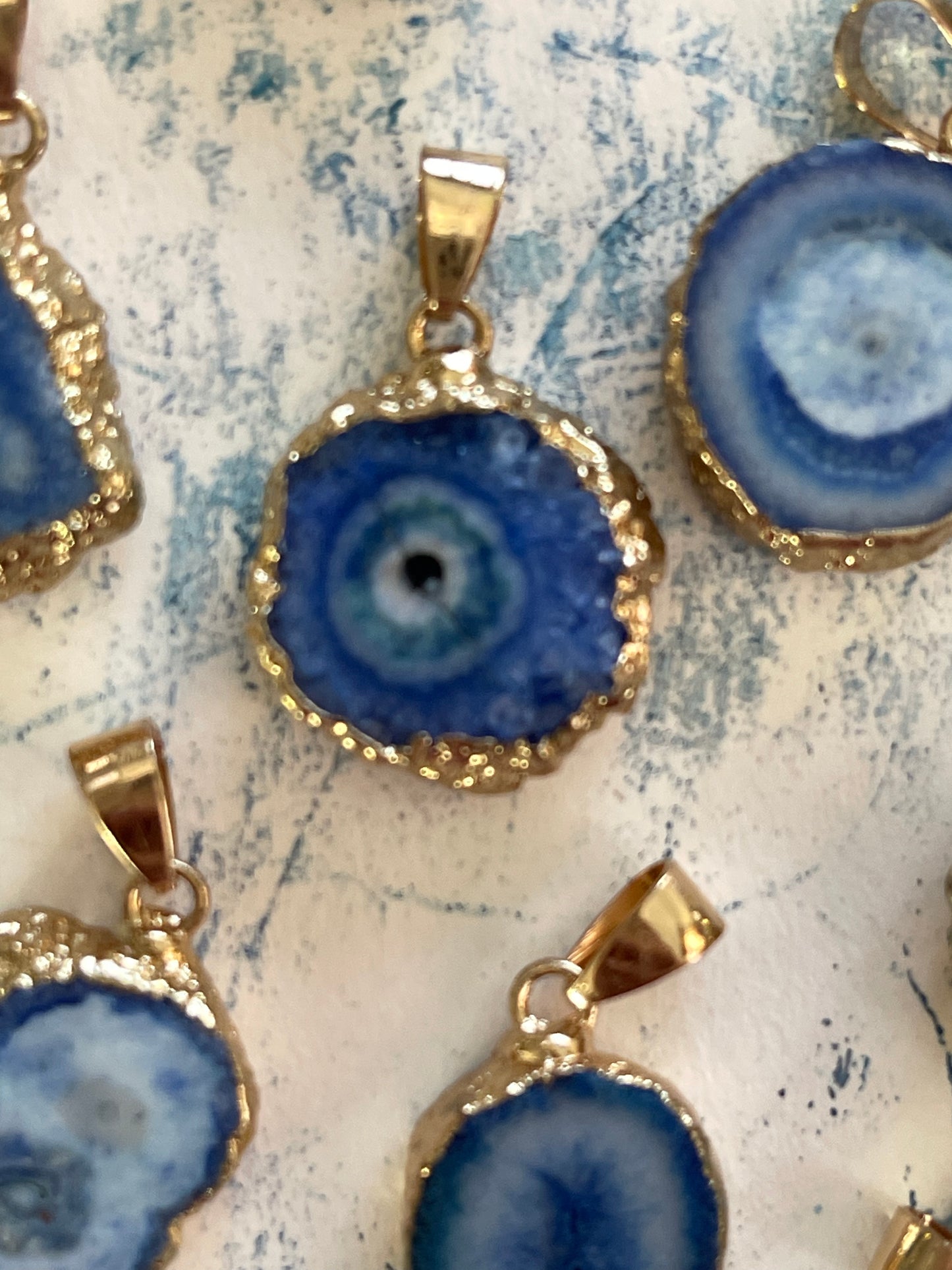 PENDANT DRUZY AGATE ROYAL BLUE GOLD EDGE 22-33 MM 1 PC