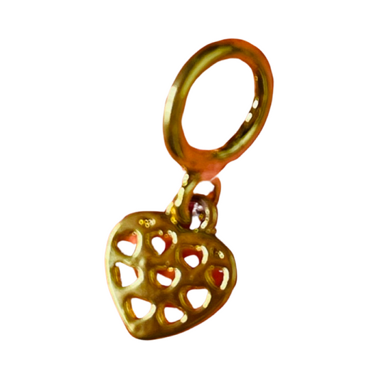 Pendant heart with holes go