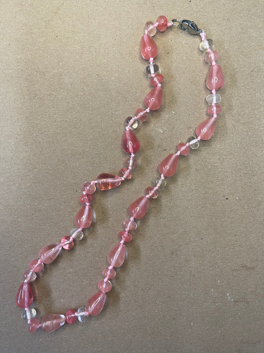 NECKLACE CHERRY QUARTZ TEARDROP 18.1"