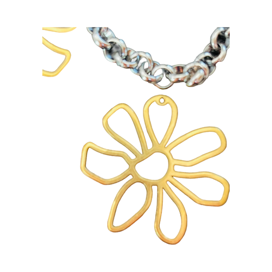 PENDANT FLOWER 34X36MM GOLD P LATE MATTE 34X36MM 1 PC