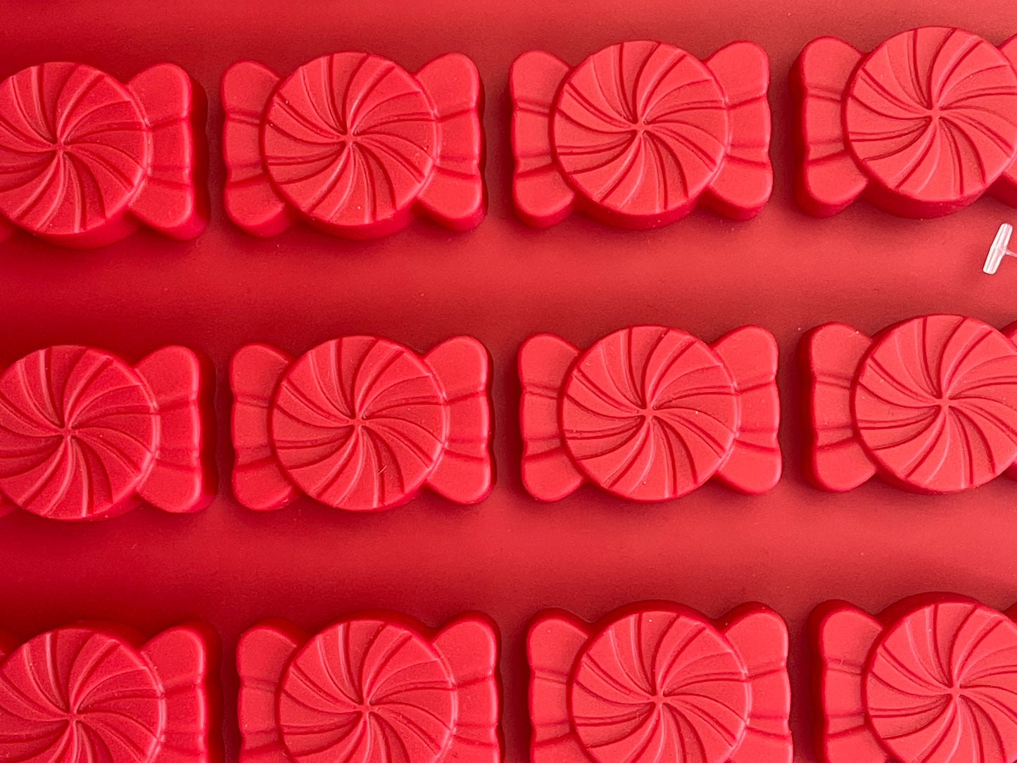 MOLDE SILICONE WRAPPED CANDY 24 HOLES   1 PC
