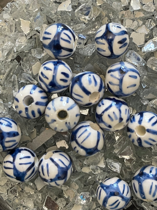 PORCELAIN ROUND BEAD 10MM BLUE AND WHITE 8 PC