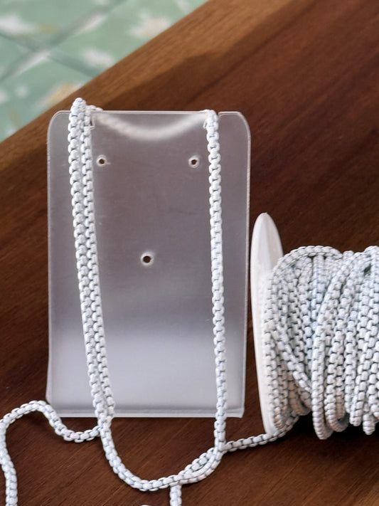 CHAIN VENETIAN BOX  WHITE 3X2MM  per foot