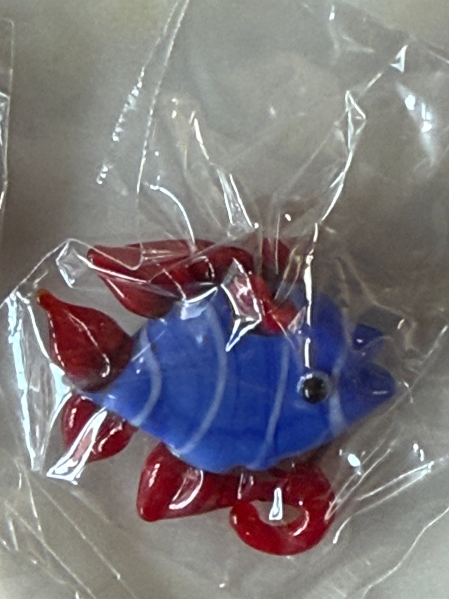 LAMPWORK GLASS FISH PENDANT 25MM 1 PC