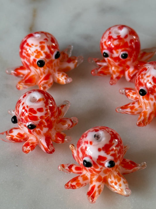 LAMPWORK GLASS CORAL  OCTOPUS 15MM 1 PC