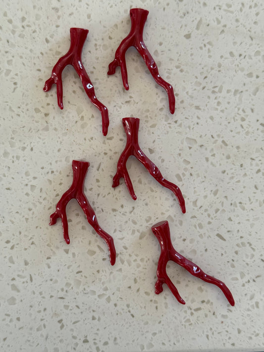 PENDANT SYNTHETIC RED CORAL BRANCH 43MM 1 PC