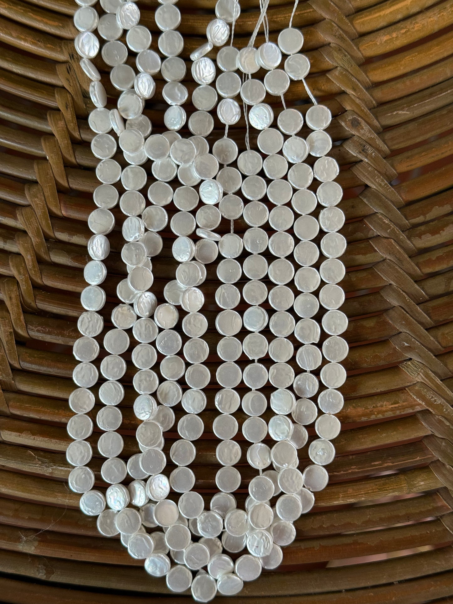 SHELL PEARL FLAT ROUND 7-8MM SNOW COLOR 1 STRAND