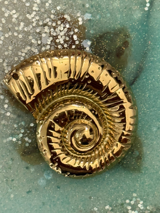 PENDANT STAINLESS STEEL GOLD PLATE 18 KT SHELL CONCH 45X35MM  1 PC