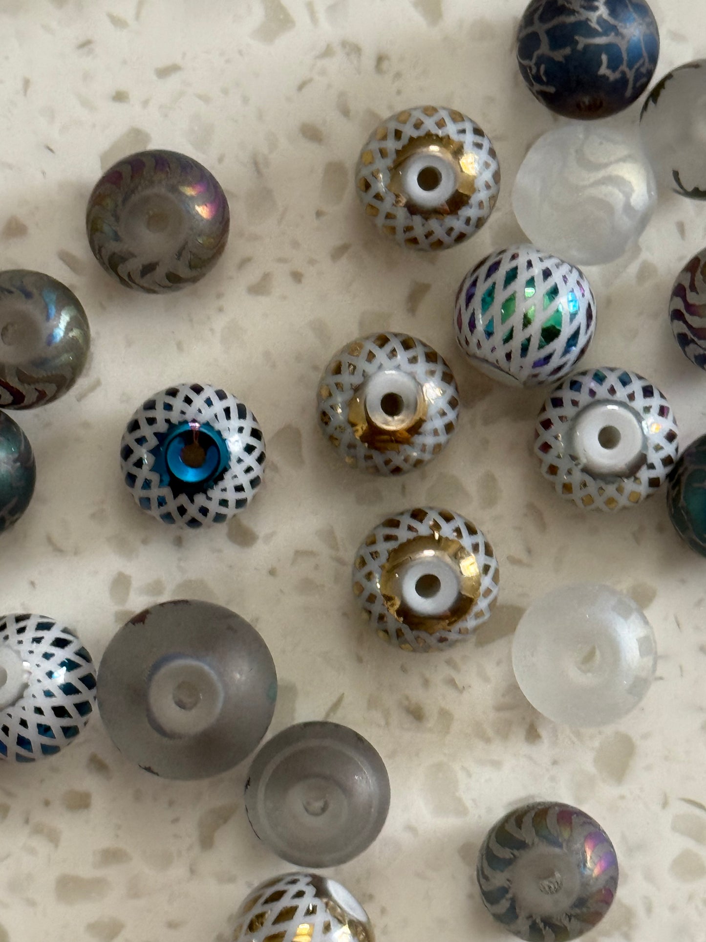 GLASS BEAD 8MM ROUND HELLENIC METALLIC PATTERN 10 PC