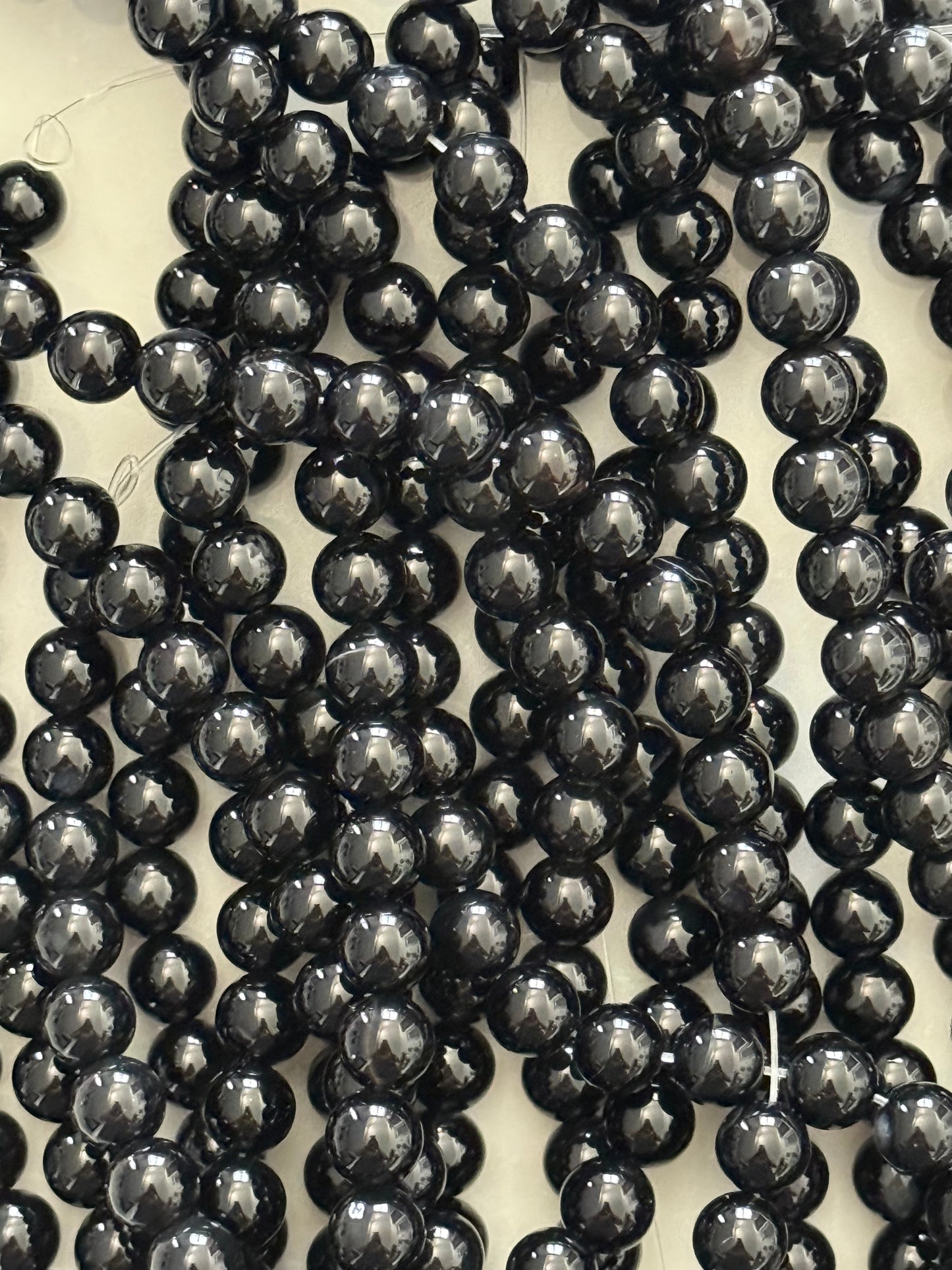 ONYX 8MM ROUND SMOOTH ABOUT 48 PC  PER 1 STRAND