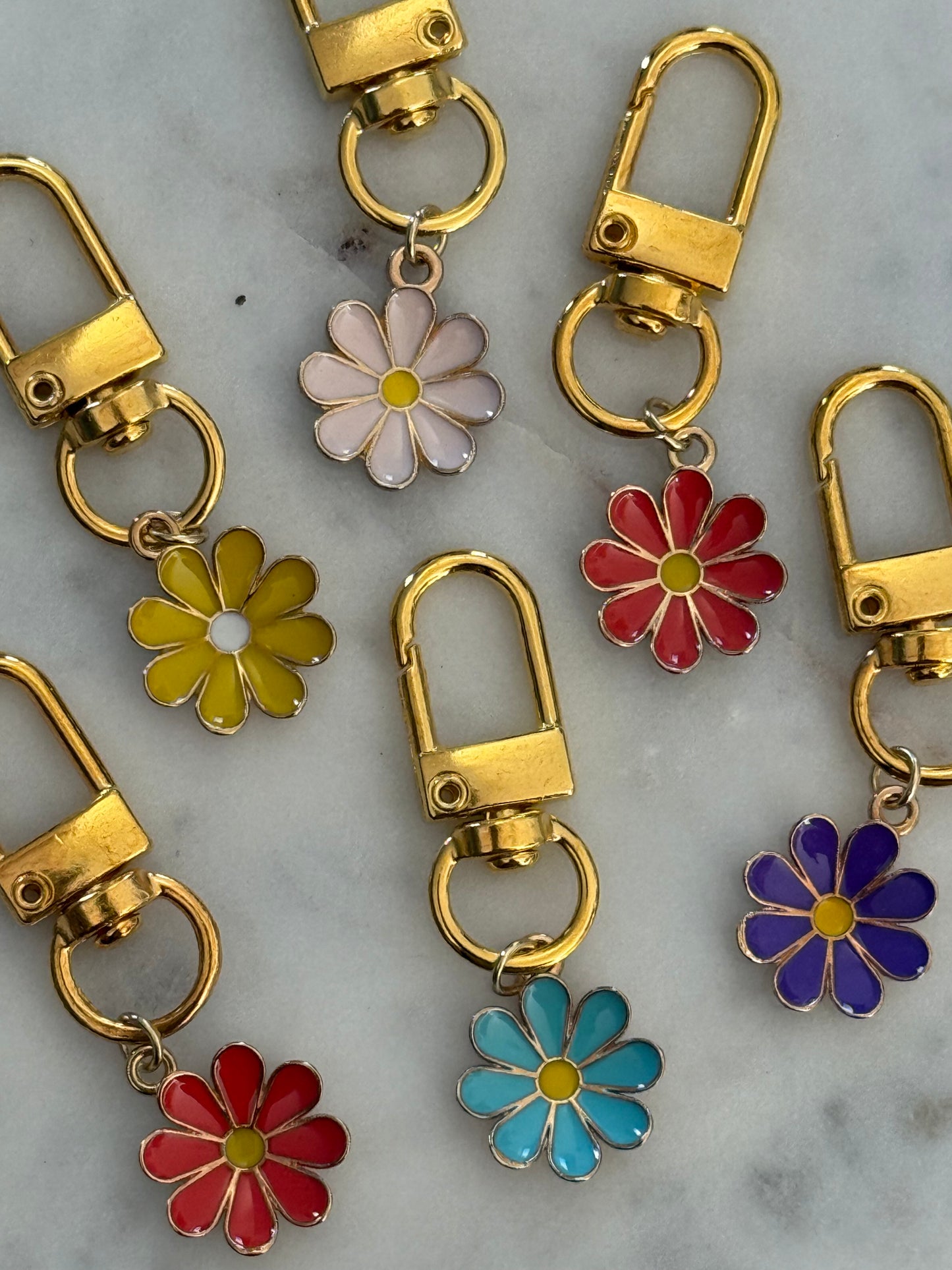 KEYCHAIN WITH ENAMEL FLOWERS MIXED COLORS  2PC