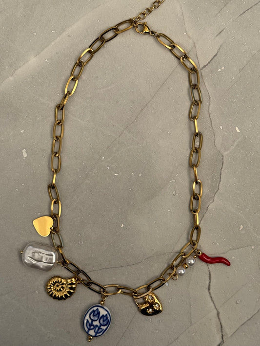 NECKLACE CRESCENT AND STAR