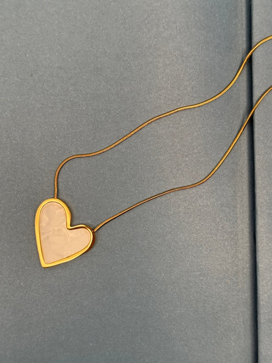 Necklace chain 18KT GP with heart pendant mother of pearl  1 pc