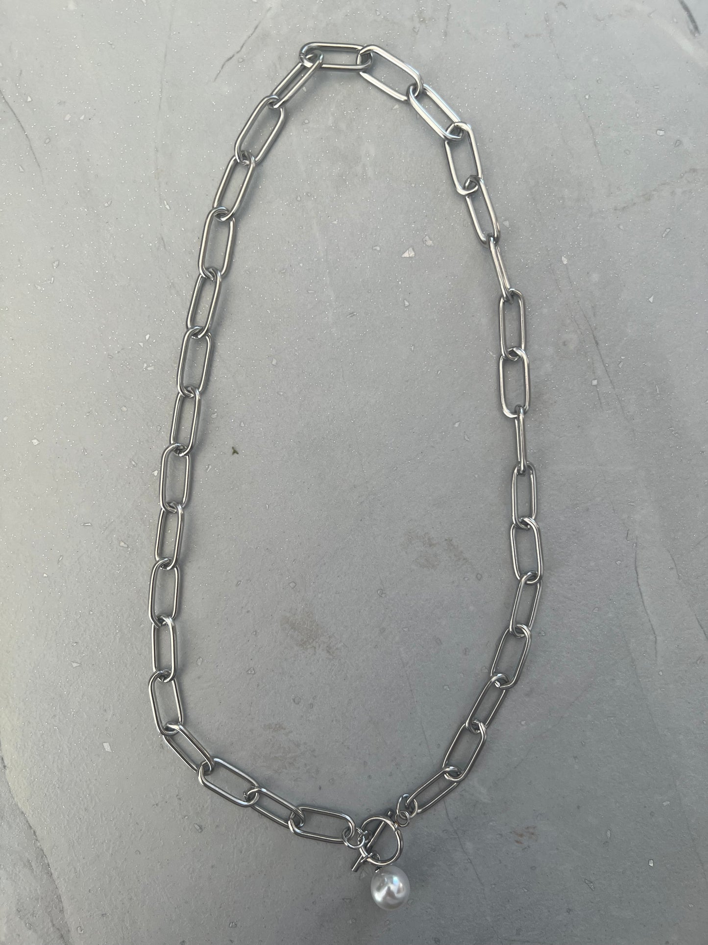 NECKLACE STAINLESS STEEL PAPERCLIP TOGGLE CLASP AND PEARL 1 PC