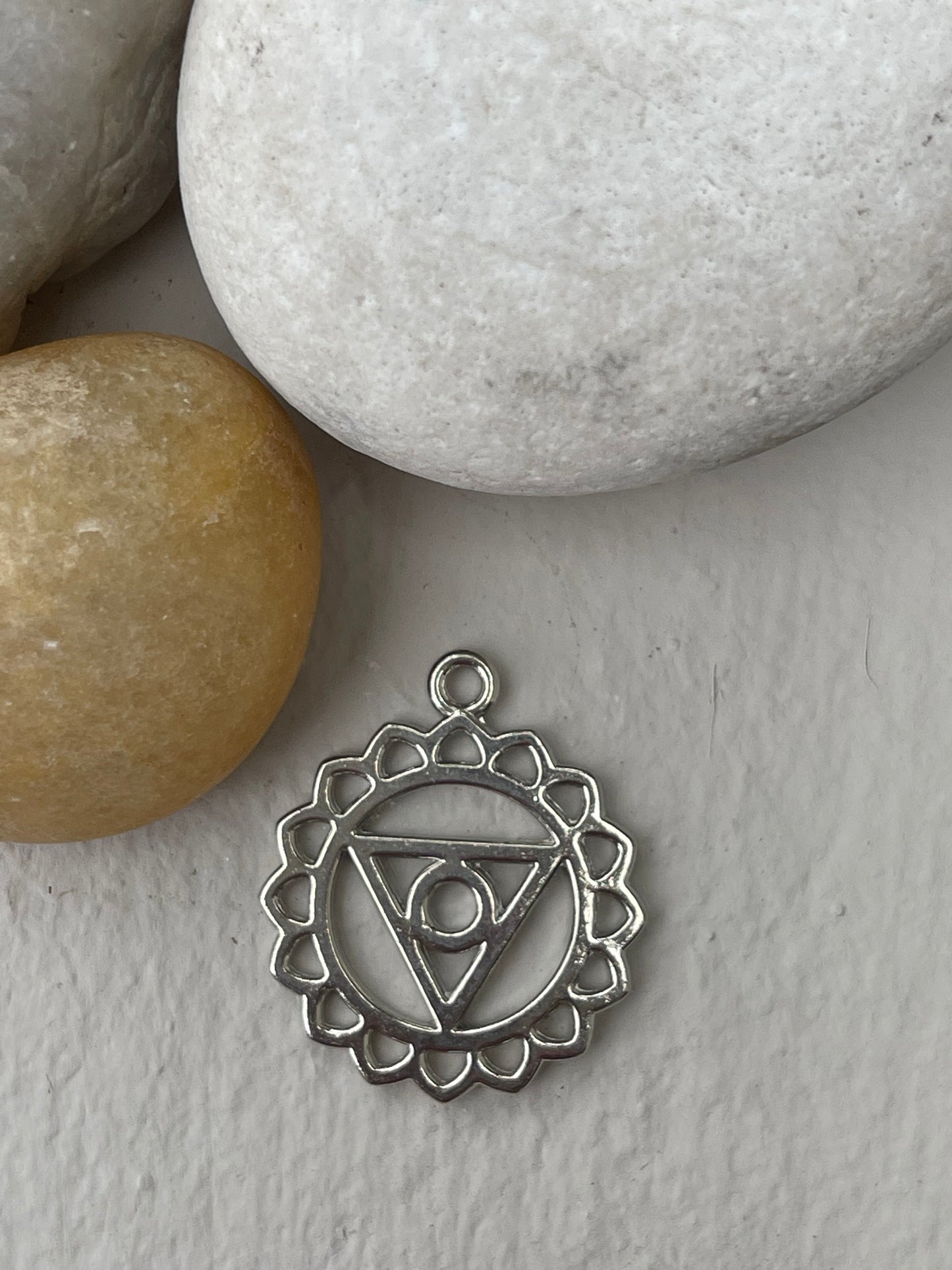 PENDANT CHAKRA THROAT ANTIQUE SILVER 22mm 1 PC