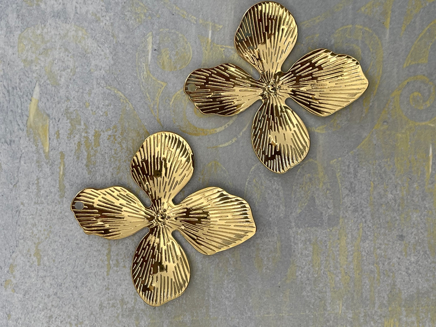 PENDANT FLOWER 4 PETALS STAINLESS STEEL GOLD PLATE 18KT  OR SILVER 2 PC