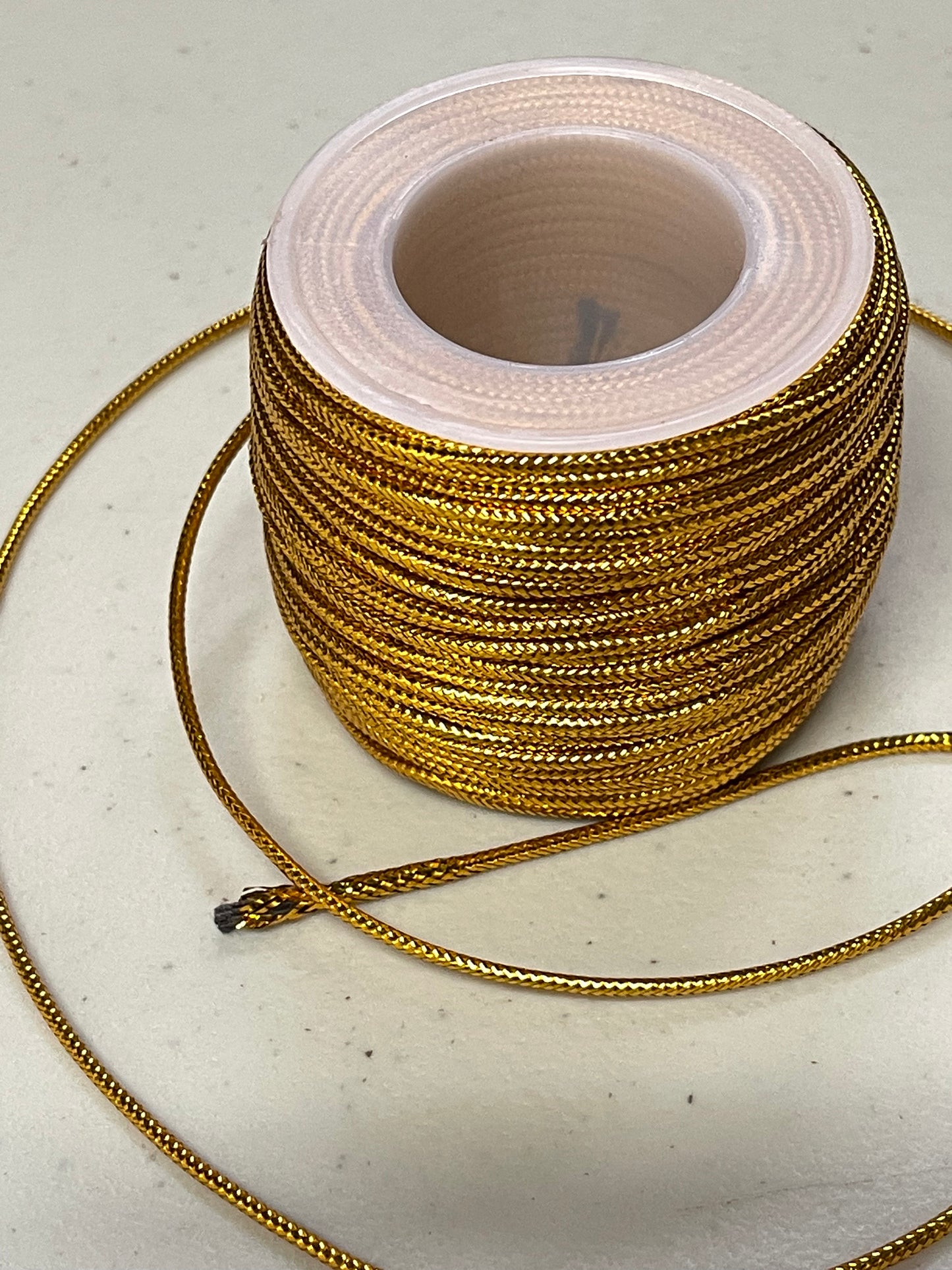 CORD 2MM METALLIC GOLDENROD POR YARDA