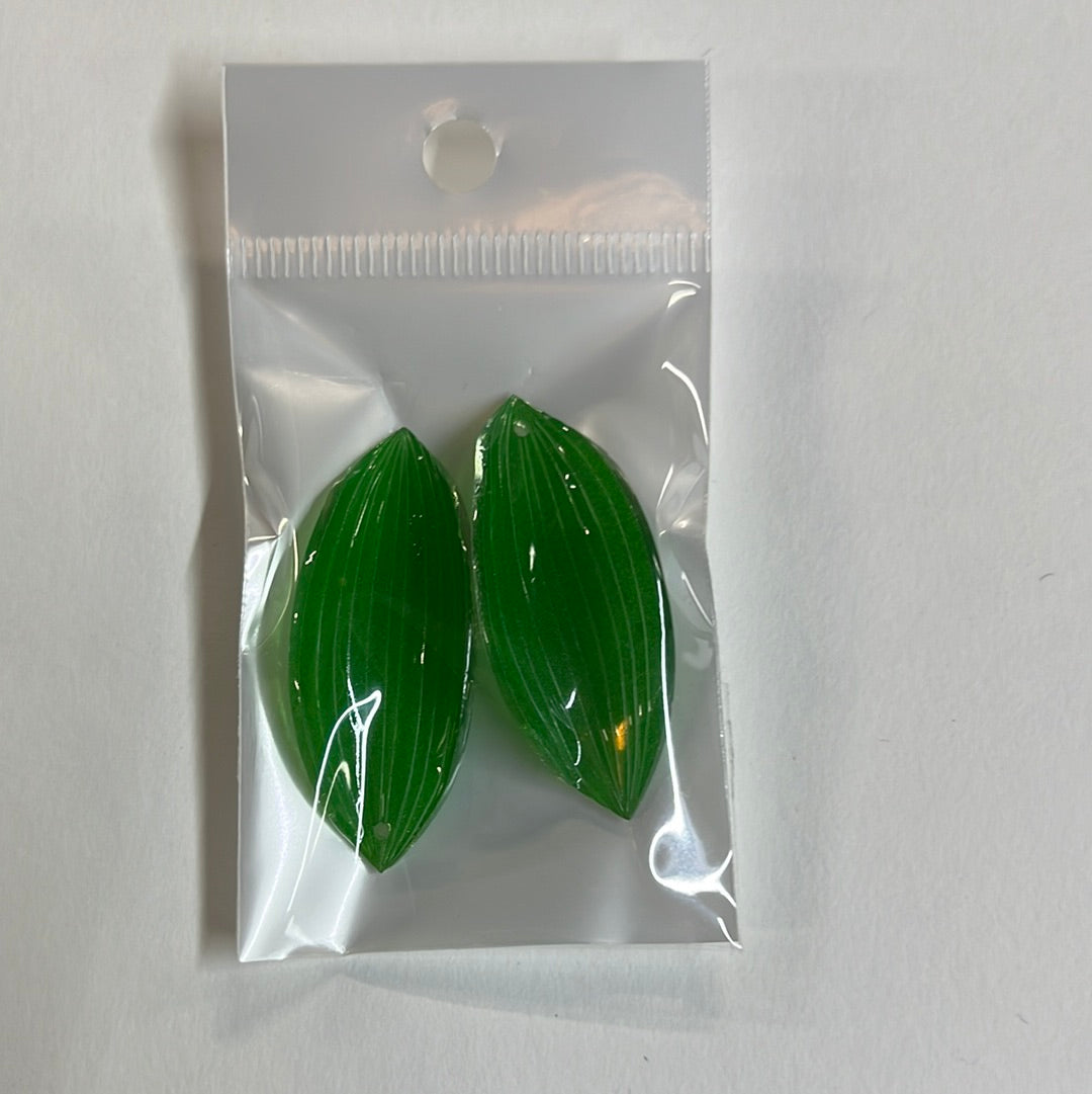 PENDANT LEAF RESIN GREEN 36MM  2 PC