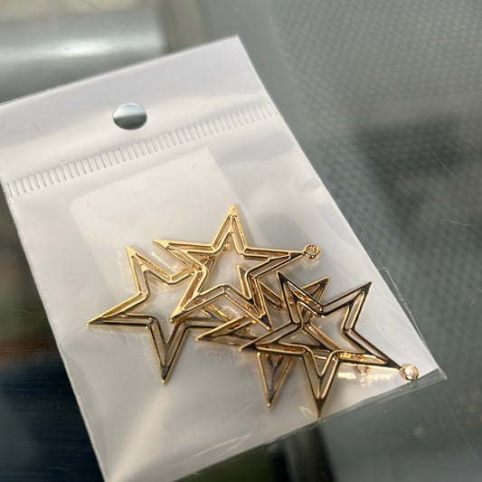 CHARM STAR 25MM LASER CUT  GP 18KT