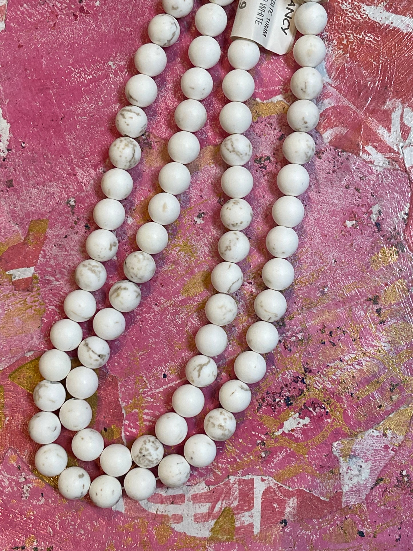 MAGNESITE 10MM ROUND WHITE 1 STRAND