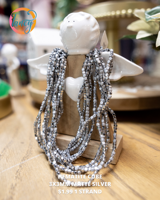 HEMATITE CUBE MATTE SILVER 1 STRAND